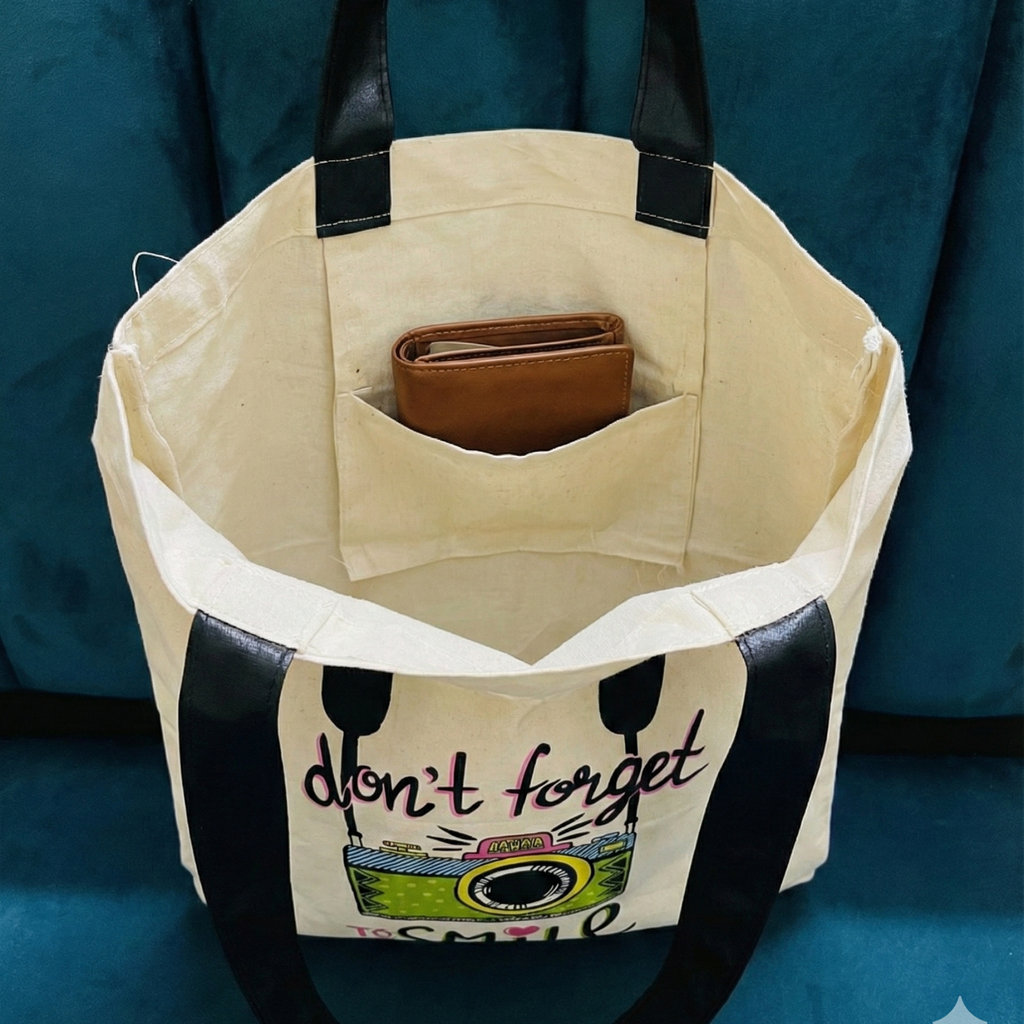 Hand-Painted Cotton Tote Bag with Inside Pocket – “Don’t Forget to Smile” Quote Art Design